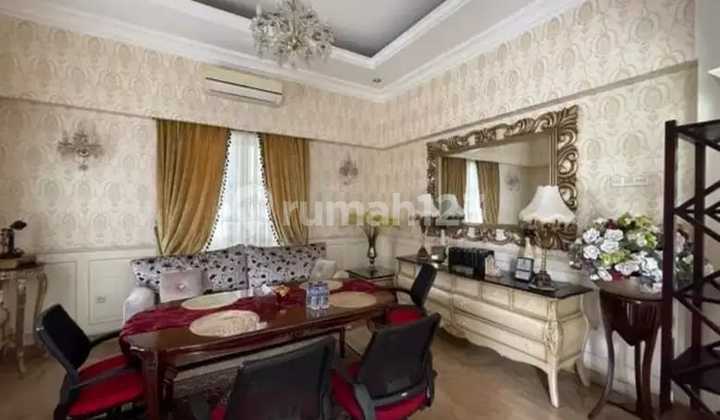 ruang keluarga rumah mewah @taman tirta golf