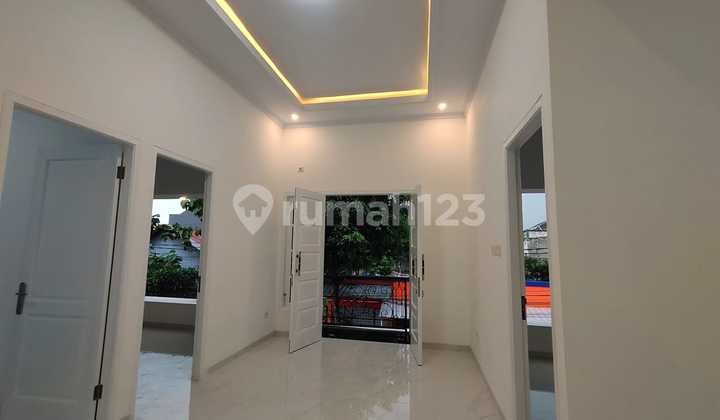 Cool Luxury 2-Story House in Rangkapan Jaya Baru, Depok, West Java 2