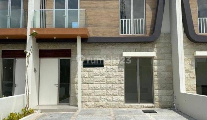 Rumah 2 lantai Dijual di Greenland Residence, Garbera, Surabaya Barat 1