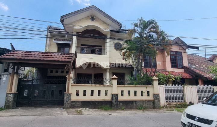 Rumah  dalam kota dekat Hotel Claro Makassar 1