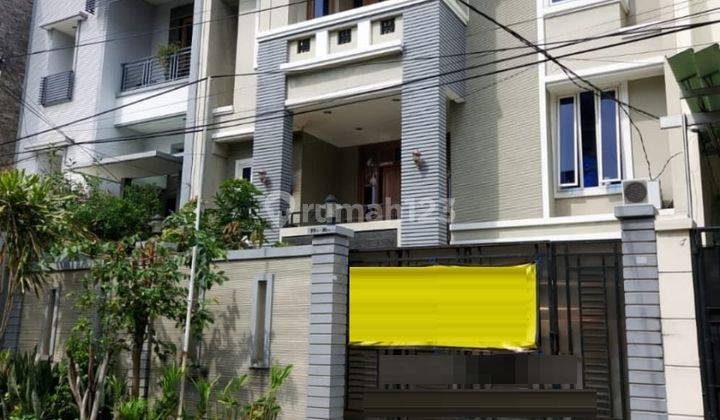 Rumah siap huni Full Furnish Luas 10x20 200m2 Type 6KT di Cengkir Barat Kelapa Gading Jakarta Utara 1