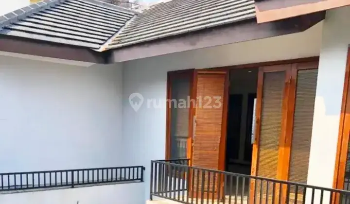 Dijual Rumah Hook Daerah Kebayoran Baru Rp. 12.5 M 2