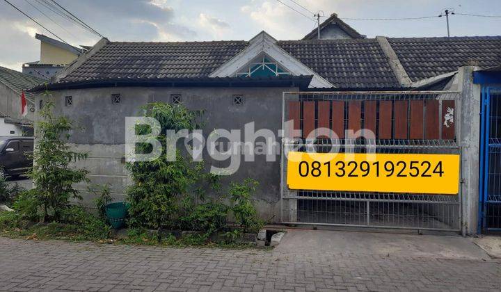 RUMAH HOOK, 1 LANTAI DI PERUMAHAN SOLO BARU, SEKTOR 9 1