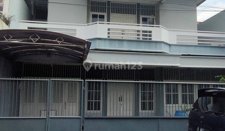 Rumah lokasi strategis cocok untuk kantor 1