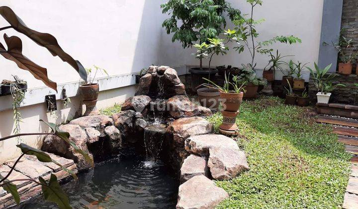 Rumah Cantik 2 Lantai Bagus Furnished Kutisari Indah Utara, Surabaya 2