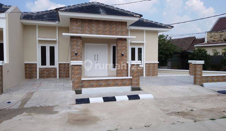 Dijual Cepat Rumah Baru Siap Huni di Taman Kebalen Bekasi Utara

 1