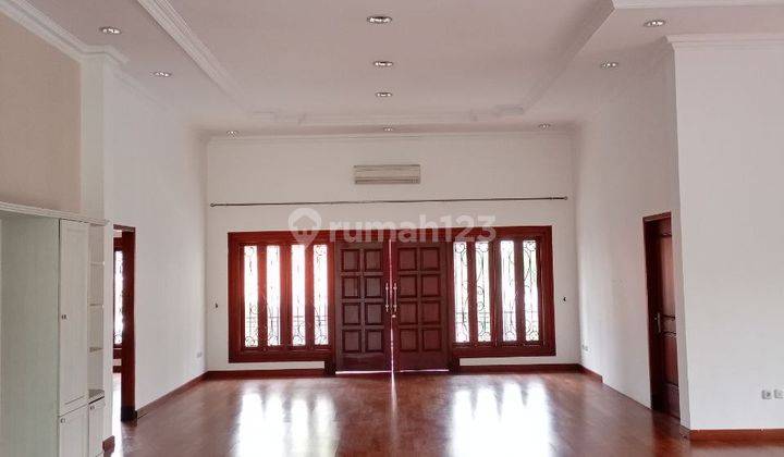 Disewakan Rumah Menteng 2lantai Lokasi Prime, Double Gate , SHM , Menteng Jakarta Pusat  1