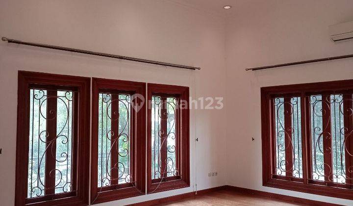 Disewakan Rumah Menteng 2lantai Lokasi Prime, Double Gate , SHM , Menteng Jakarta Pusat  2