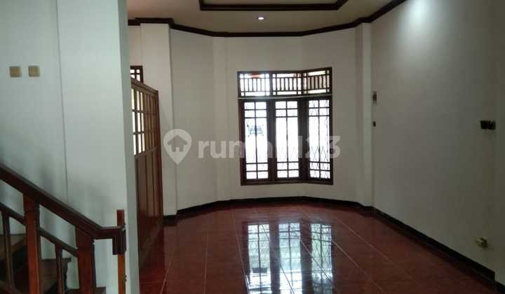 RUMAH ELEGAN DAN MEWAH  DI JALAN KALIURANG KM 8 DEKAT UGM 2