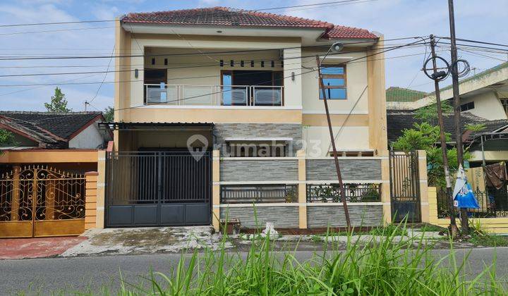 Rumah Minimalis 2 Lantai Perumahan Dekat Solo Baru 1