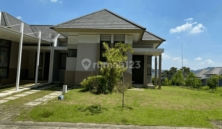 Rumah Sudut Di Kaki Gunung 2