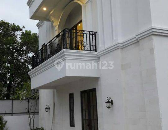 Rumah Mewah di Hamparan Padang Golf 2