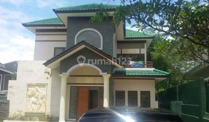 Rumah Mewah Dengan Back Yard di Sentul City 1