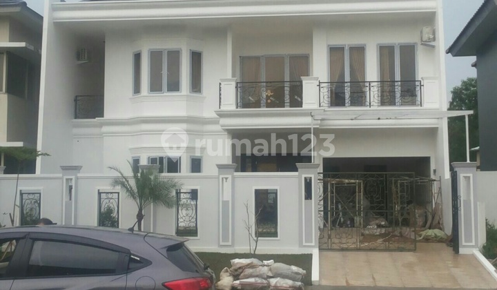 Minimalist Modern House in Sentul City