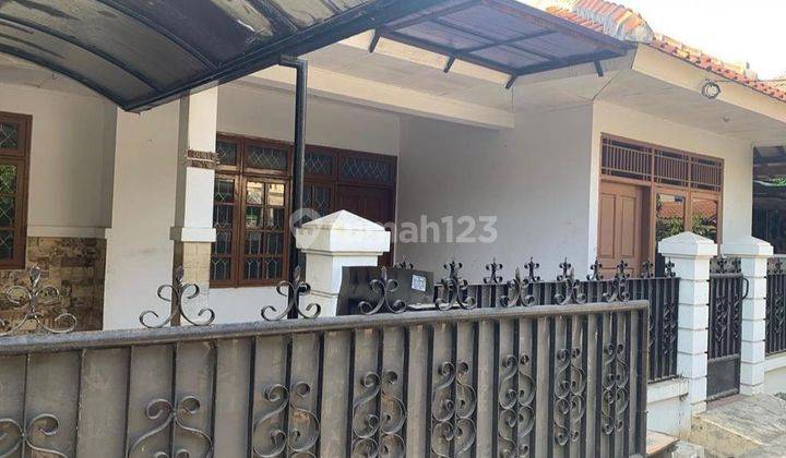 Rumah di blakang kelapa gading  perumahan bea cukai 1