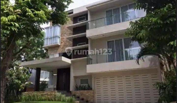 Rumah Hoek Asri Taman Luas di BSD De Latinos 1