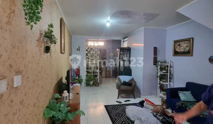 Dijual Rumah di Istana Regency Sudirman