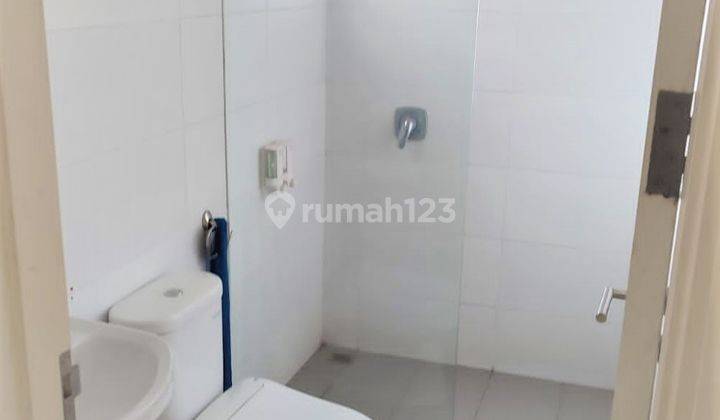 Rumah full furnished & renoved 2lt 148m 9x17 type 4KT cluster depan JGC Jakarta Garden City 2