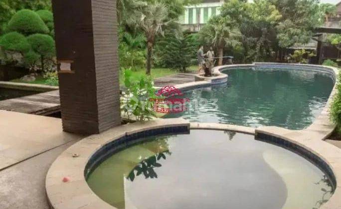 Villa for sale in West Gatot Subroto location 1