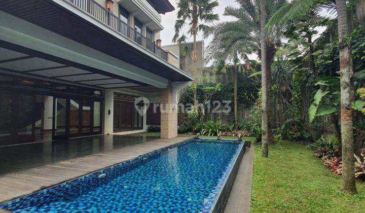 Rumah Mewah Jual Cepat Ada Kolam Renang di Sayap Dago Bandung 1