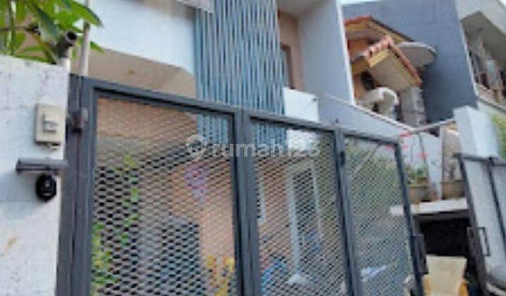 Rumah bagus minimalis di Kedoya kebun jeruk Jakarta barat 2