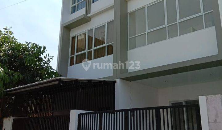 Rumah Baru, Minimalis 1