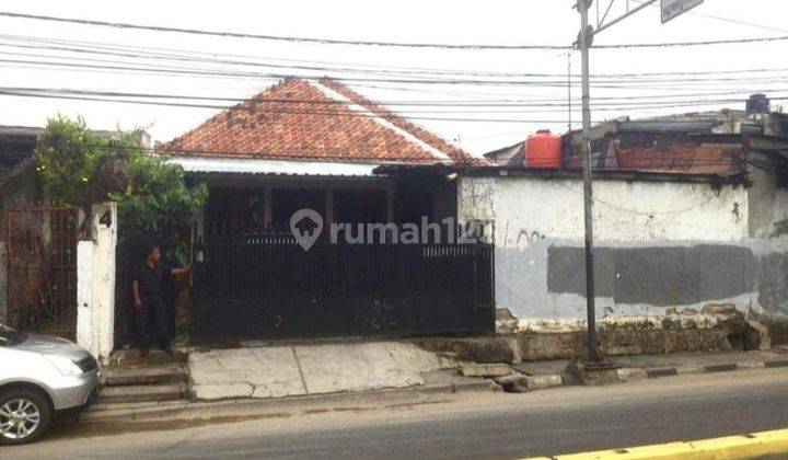 Rumah tua di pusat kota mudah akses, dekat stasiun Manggarai dan RS ibu & anak 1