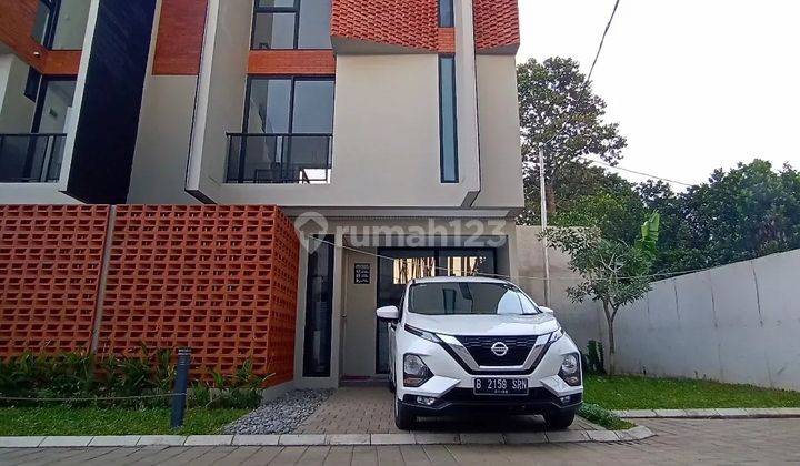 Rumah Baru 3 Lantai dlm Townhouse Di Terrahaus Bintaro 2