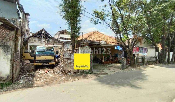 RUMAH TUA DI RADEN SALEH, CIKINI,  COCOK BUAT RUMAH KOS Al 1