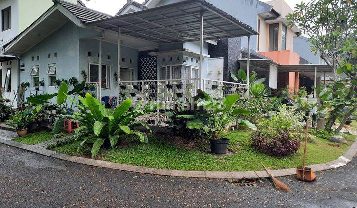 Rumah Cantik di Hook dalam Cluster Bintaro Jaya 1