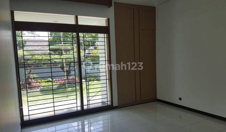 Dijual Rumah LUAS di sayap Setrasari  1