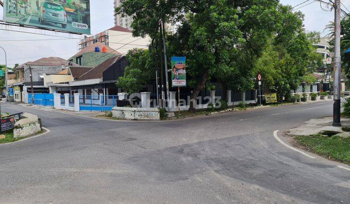 Rumah Usaha Strategis Dekat Jalan Slamet Riyadi Solo 1