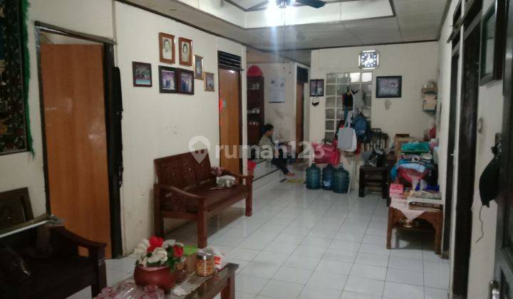 Rumah tua layak huni di komplek Kelapa Gading, Jakarta Utara 1