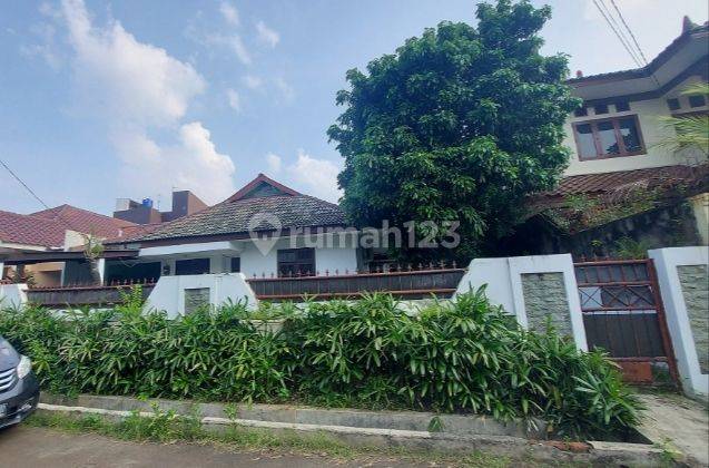 Di Jual Rumah dengan Tanah Luas di Jatikramat Jati Asih Bekasi 1