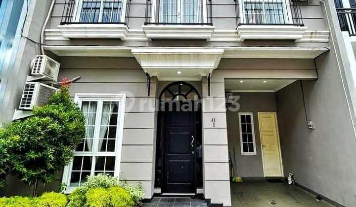 Rumah Klassik  Minimalis  Jagakarsa 