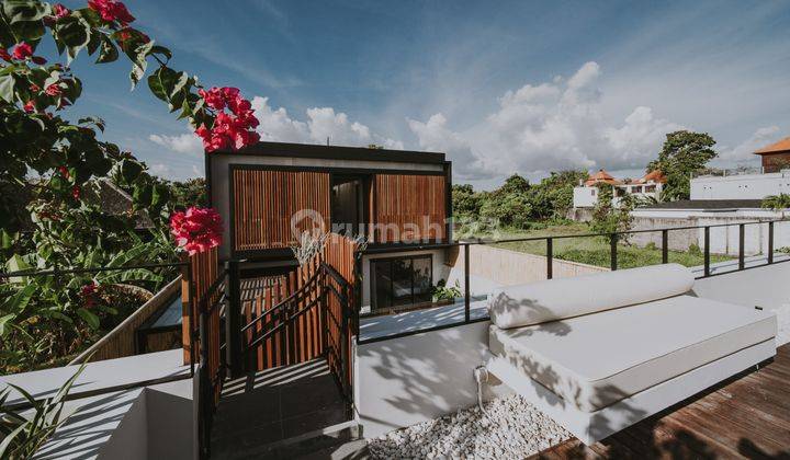 ⭐4BR VILLA 5 MIN WALK TO BERAWA BEACH CANGGU ENCLOSED LIVING ROOM⭐ 2