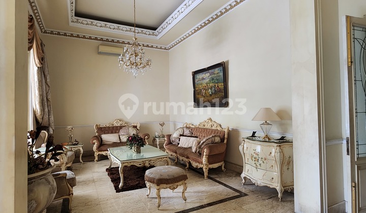 Rumah mewah 2 lantai full marmer classic modern