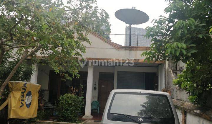 Rumah Tua besar cikini 1