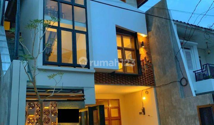 Rumah bagus terawat swimming pool di Rawamangun Jakarta timur 1