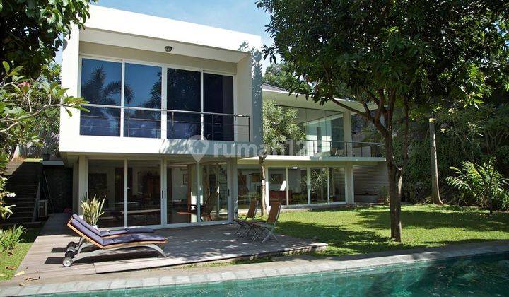 Rumah Asri siap huni di Kemang Jakarta Selatan 2