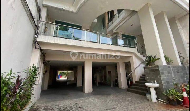 Gedung kantor 3 lantai siap pakai di utan kayu Jakarta timur 1