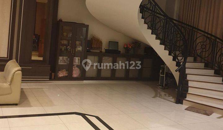 Rumah Lux Ada Kolam Renang Di Singgasana Pradana Bandung 2