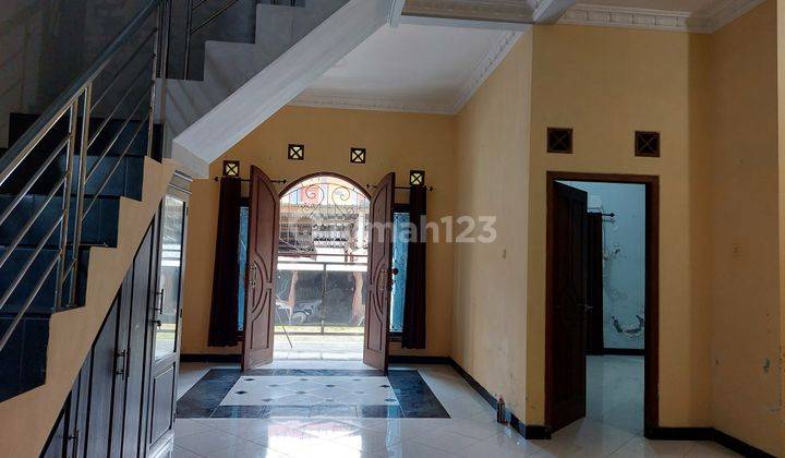 Jogjakarta rumah modern depan kost3n putri 2