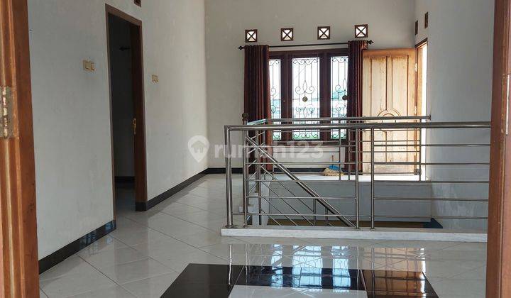 Jogjakarta rumah modern depan kost3n putri 1