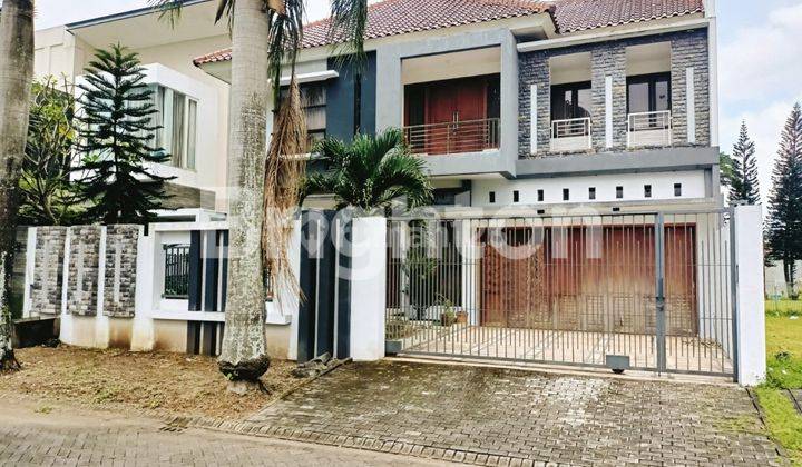 Rumah Mewah 2 lantai siap huni dijalan kembar Raya Golf Araya Kota Malang 1