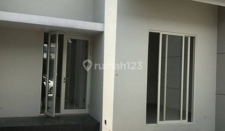 Rumah 2 lantai Dijual di Grand Harvest, Surabaya 1