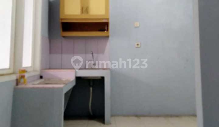 Corner House on Ratna Jatibening Street 2