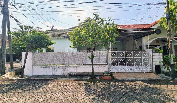 Rumah Hook nyaman di Taman Pondok Indah 1