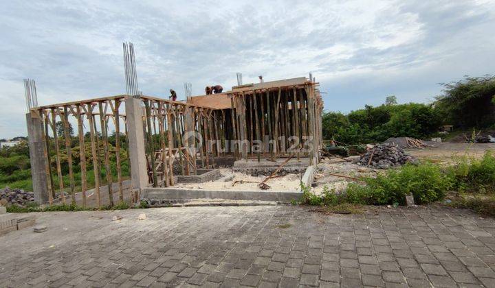 Dijual Rumah Modern 2 Lt dalam Area Perumahan Unfurnished di Ungasan. 1