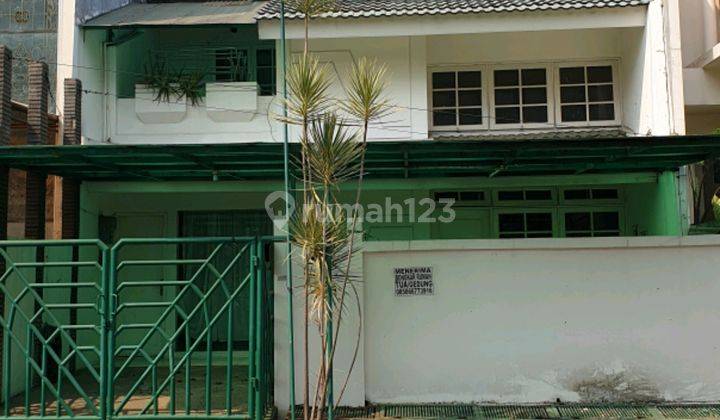 Rumah di Cluster Taman Kebon Jeruk Intercon Jakarta Barat  1